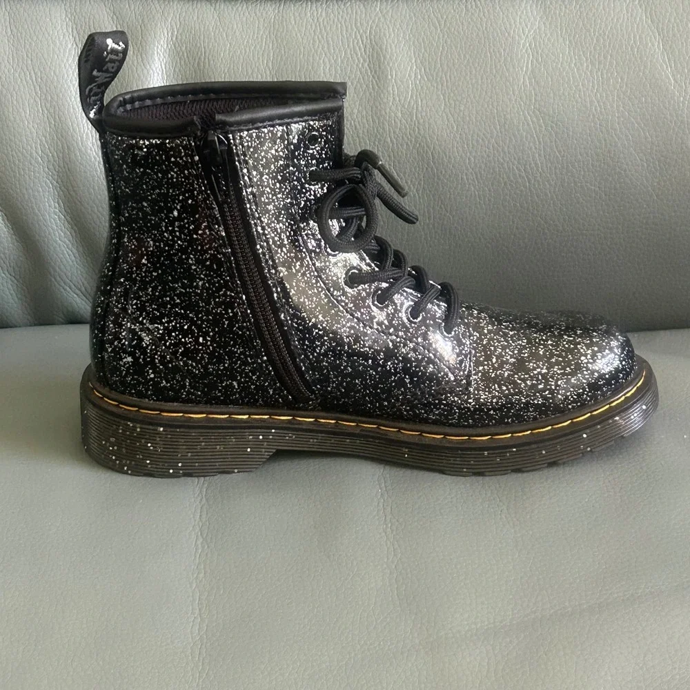 Dr.‎ Martens 1460 Delaney Black Glitter Galaxy Lace Up Side Zip Boots Kids 4